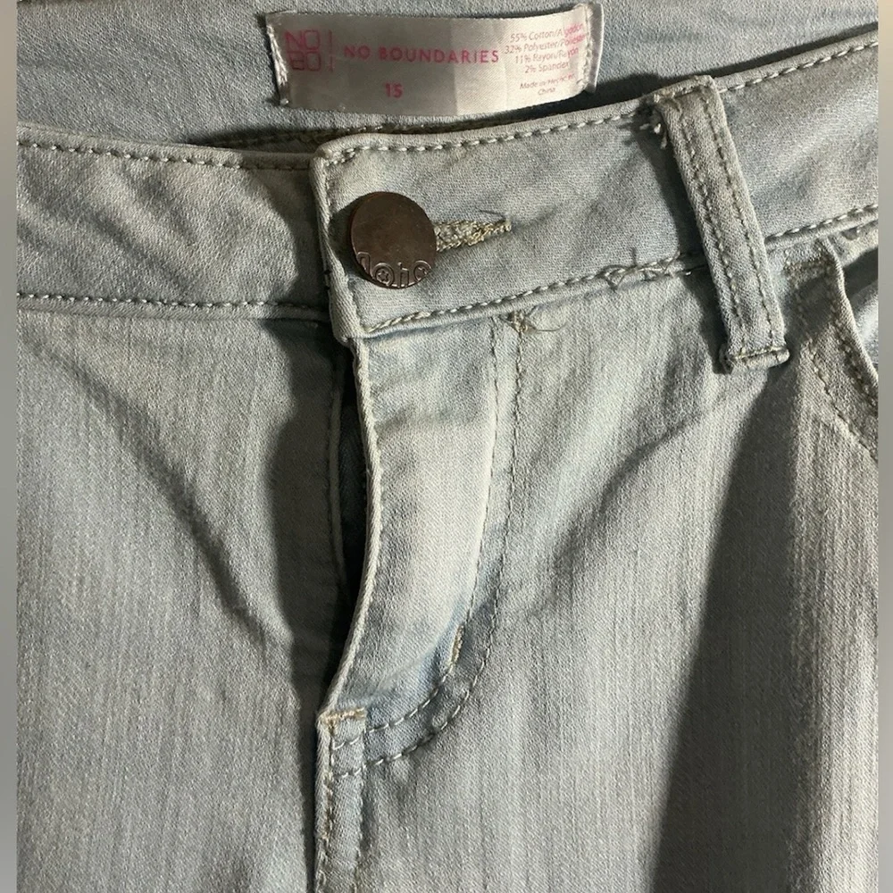 No Boundaries Light Wash Jeans - Picture 3 of 3